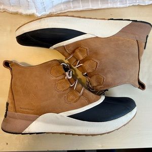 Sorel Out N About III Women’s boot 10/11